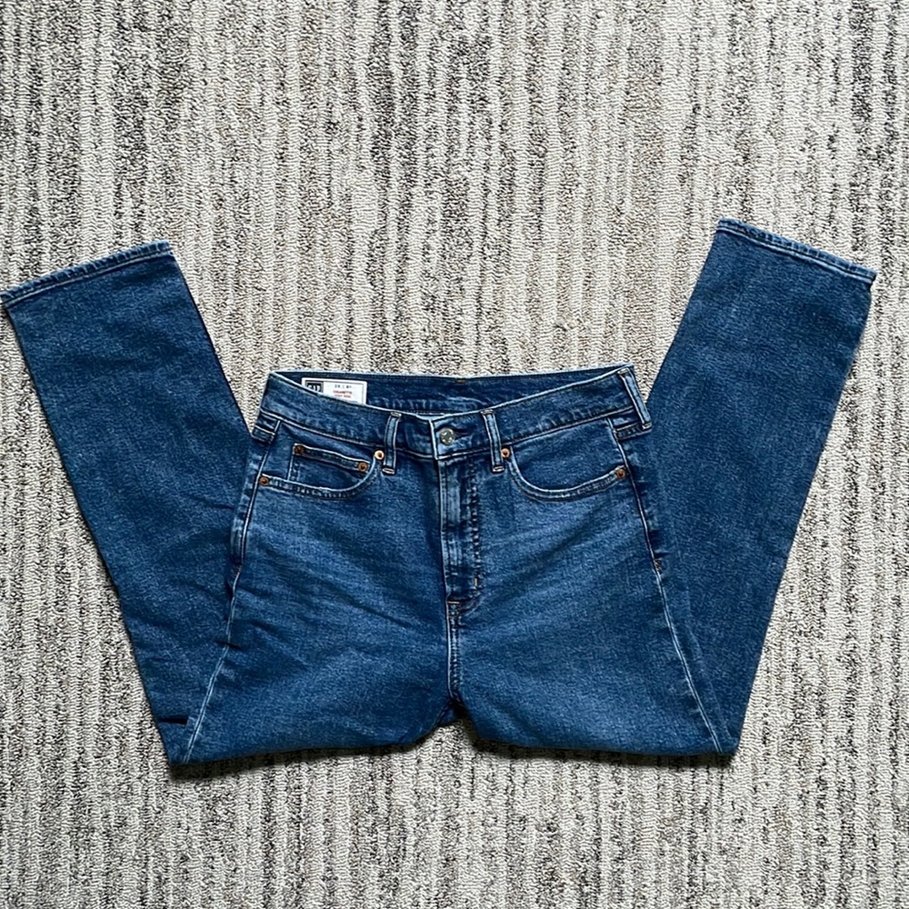 Women’s Gap Cigarette High Rise Jeans. Size 8 short.